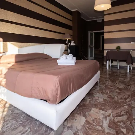 Cconforthotels R&b Semplici Emozioni 2* Bari