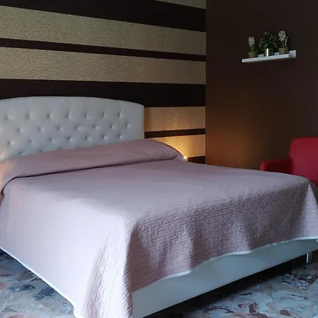 Cconforthotels Semplici Emozioni 3* バーリ