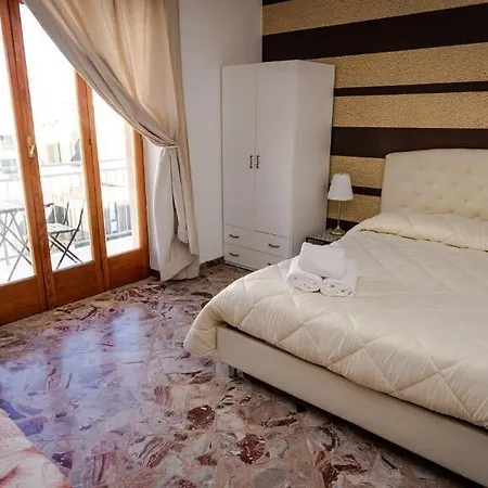 Cconforthotels R&b Semplici Emozioni 巴里