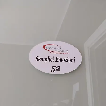 בית הארחה Cconforthotels Semplici Emozioni בארי