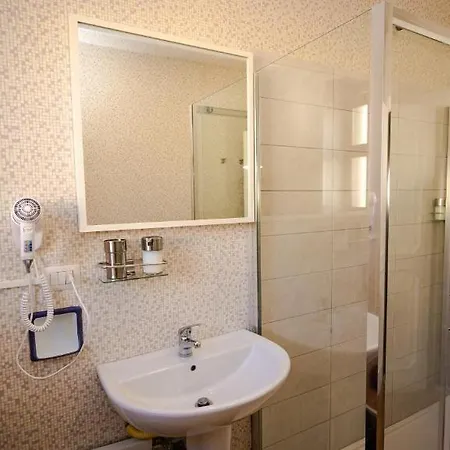 Cconforthotels Semplici Emozioni 3* باري
